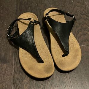Vionic Kirra Leather Sandals